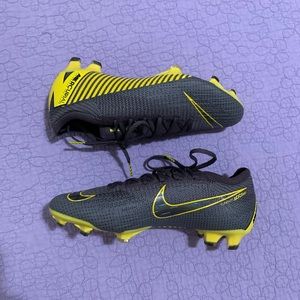 Nike Mercurial Vapor 12 Elite FG Soccer Cleats